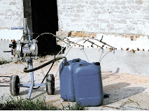 Wykonywanie wtórnej hydroizolacji poziomej metodą iniekcji ciśnieniowej (Źródło : Azichem - OPUSDry)